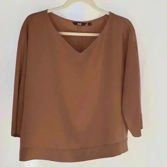 UN1QLO 3/4 Dolman sleeves V neck Blouse Size M - Picture 1 of 7
